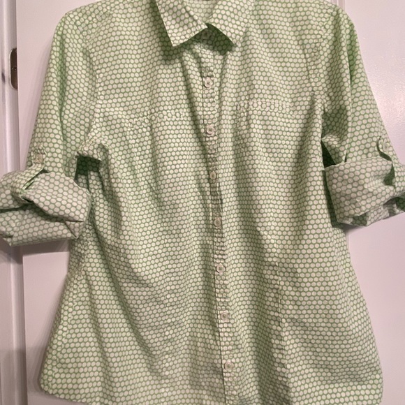 Van Heusen Button shirt size Large in an amazing light green for spring - Picture 3 of 7